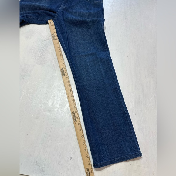 Gl Gloria Vanderbilt Amanda Jeans Women’s 12 Blue Stretch Straight Leg Denim - Picture 5 of 9